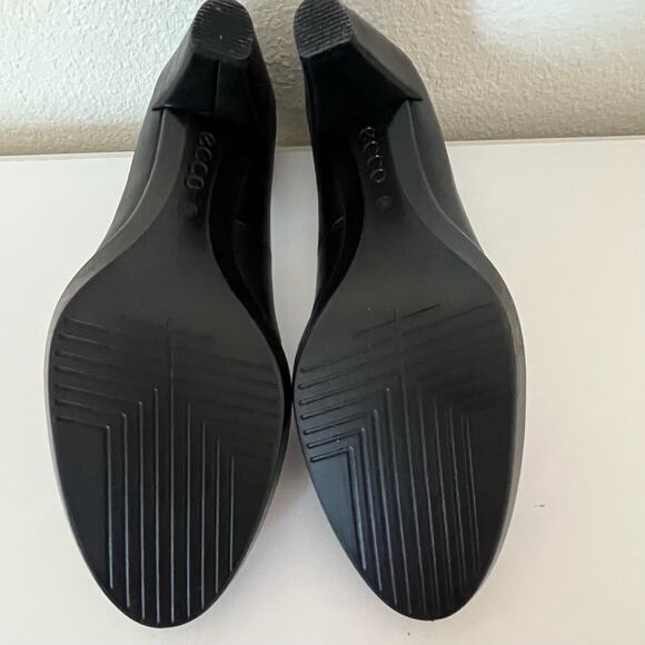 Ecco Black Women's Heels - Picture 8 of 11